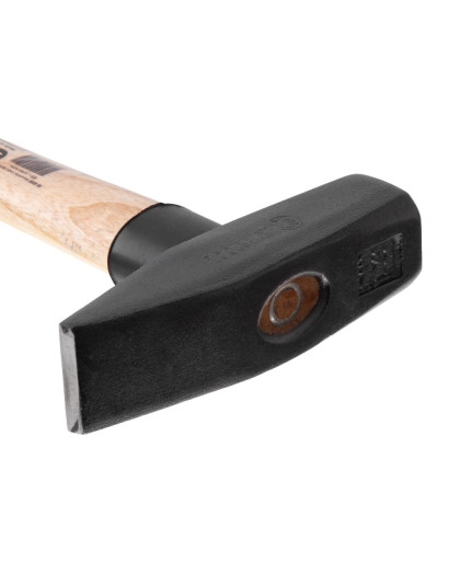 Молоток слюсарний 800г, ручка ясен INTERTOOL HT-0255